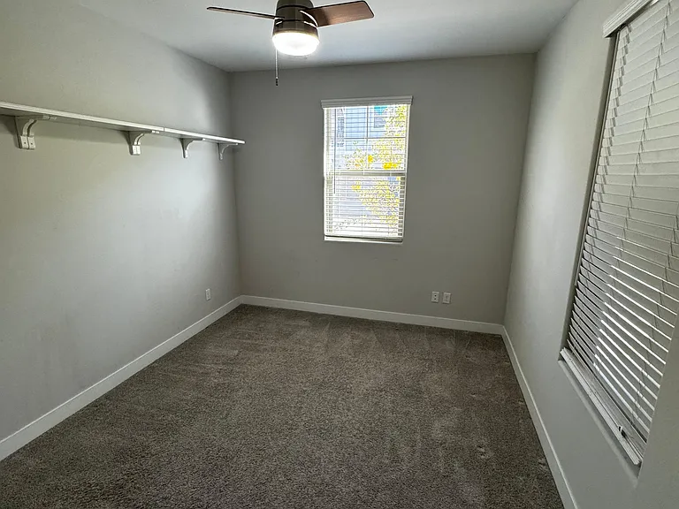 648 W Winchester Dr — Photo 8