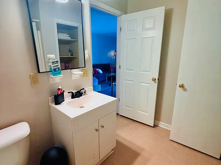 115 E Walnut St #42 — Photo 4