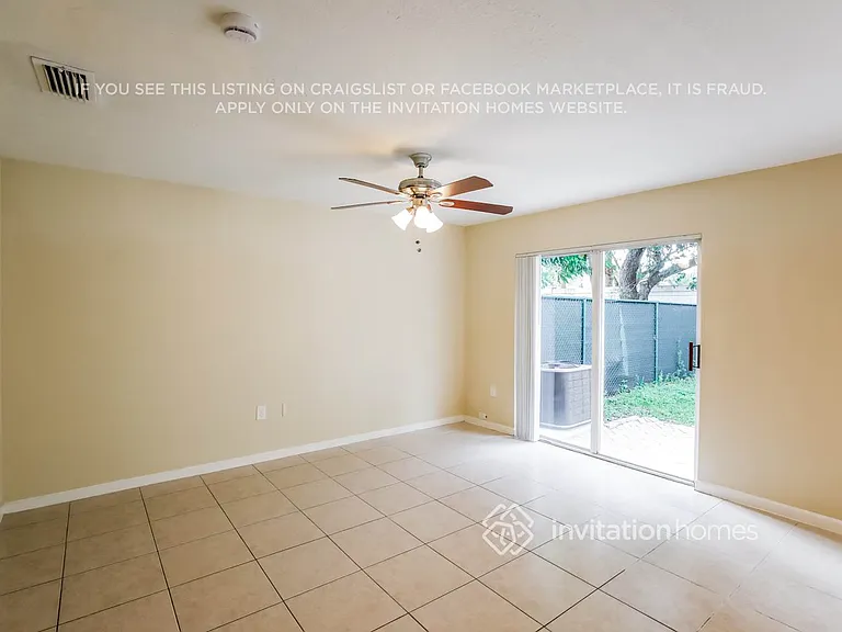 9337 NW 55th St — Photo 4