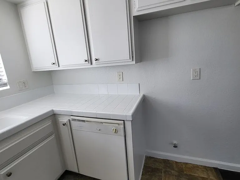 11702 York Avenue — Photo 14