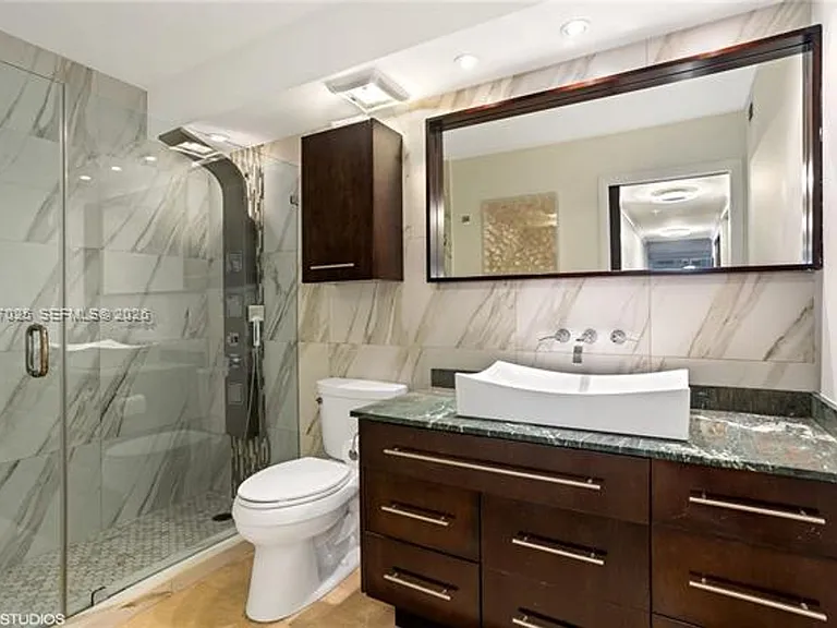 2401 Collins Ave #909 — Photo 7