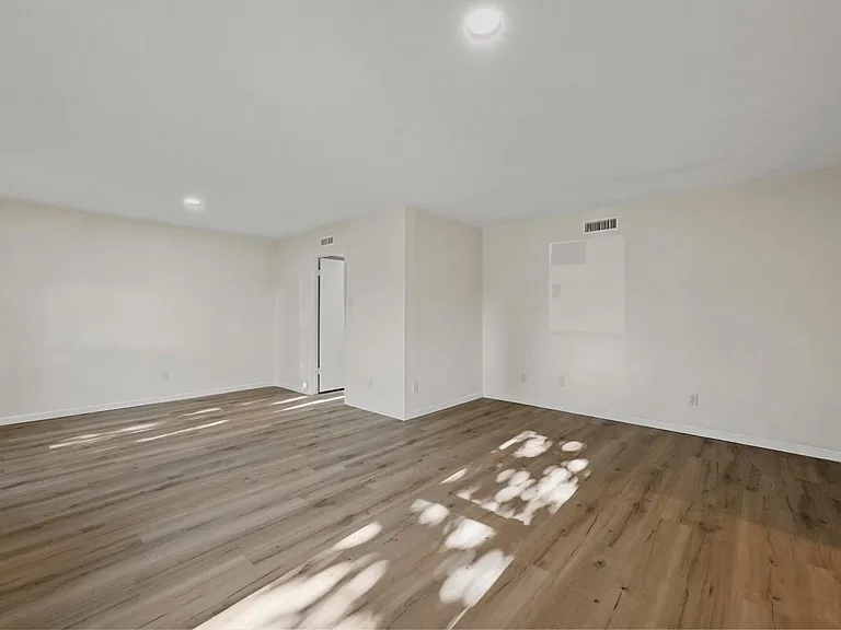 11919 Bushmills Rd — Photo 13
