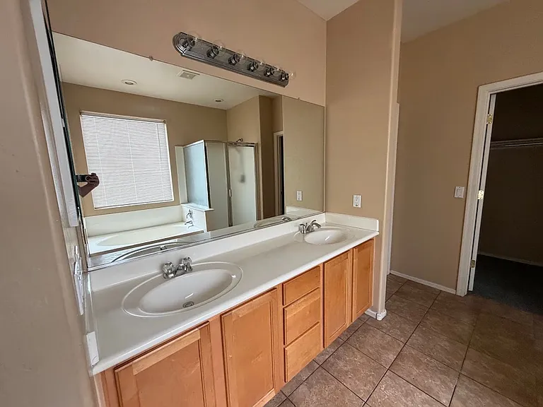 3202 S 104th Ave — Photo 17