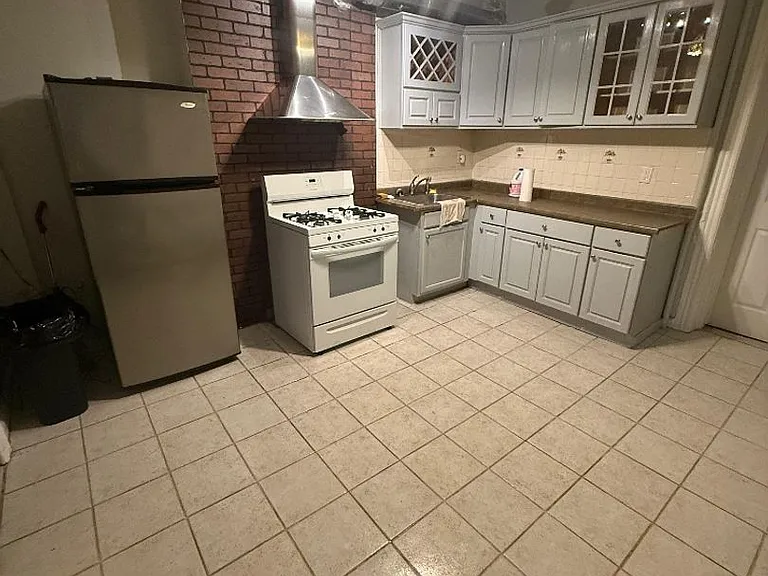 41 Harmon St #1-4 — Photo 9