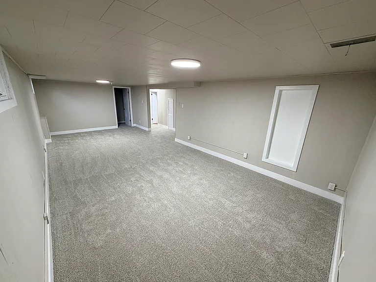 Large basement family room/rec room