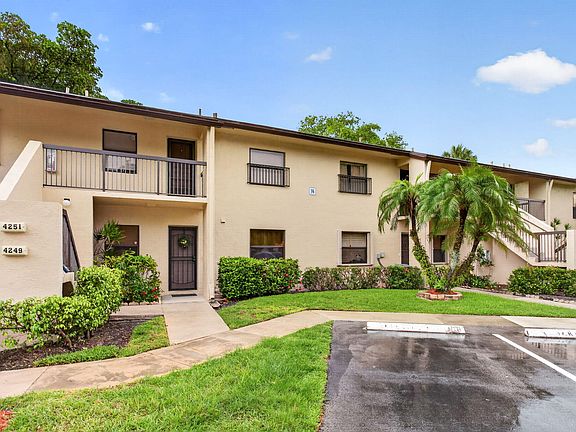 3rd image of 4251 Carambola Circle S