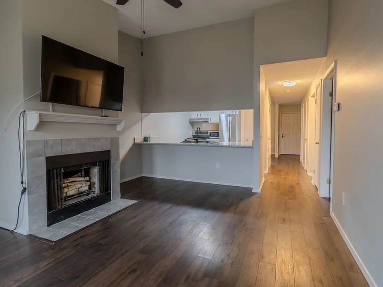 601 Riverine Dr #302 — Photo 3