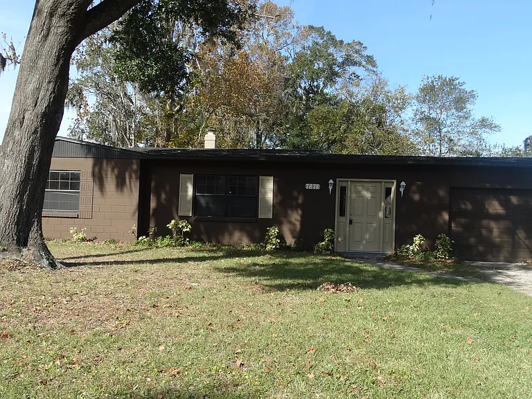 7878 Caxton Cir E — Photo 18