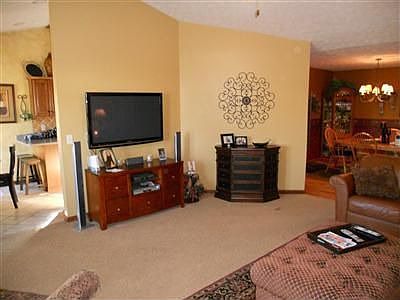 4th image of 1350 Edinburgh Dr