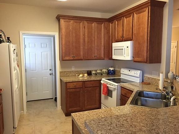 4th image of 110 Nathey St