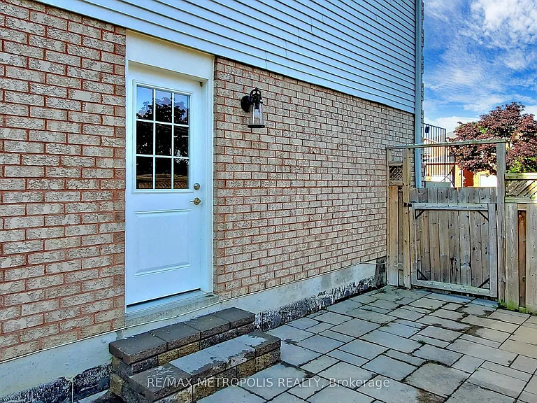 17 Porritt St #LOWER — Photo 22