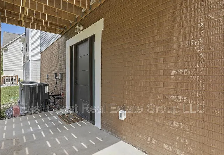 530 N 3rd St #B — Photo 4