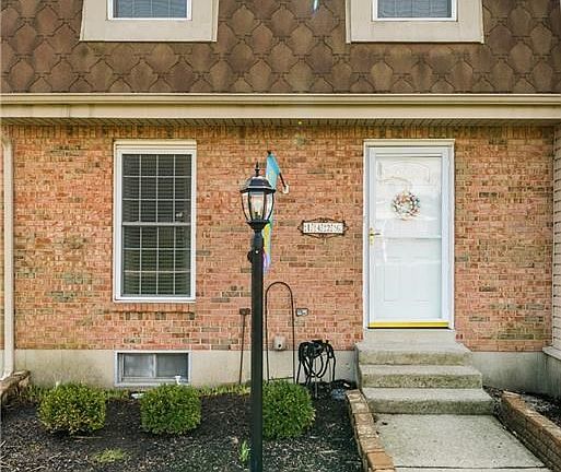 4th image of 1426 Old Town Ct