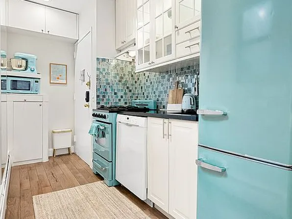 788 9th Ave APT 5C, New York, NY 10019