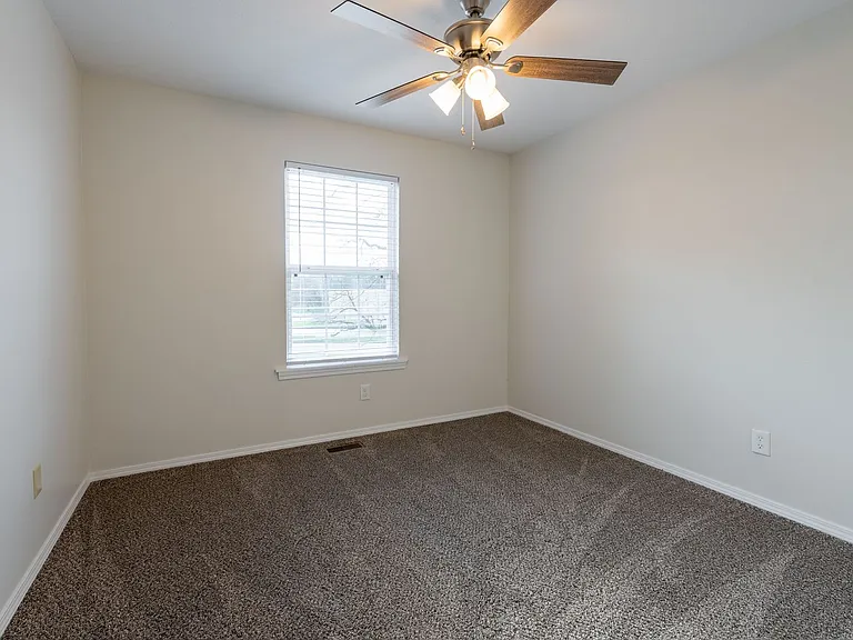1156 S Grant Ave — Photo 15