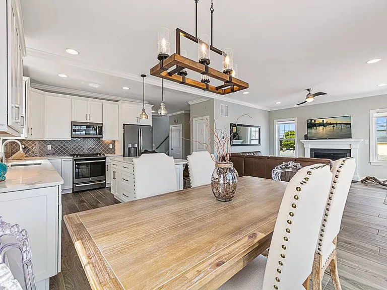 Beautiful Dining Space w/Water Views