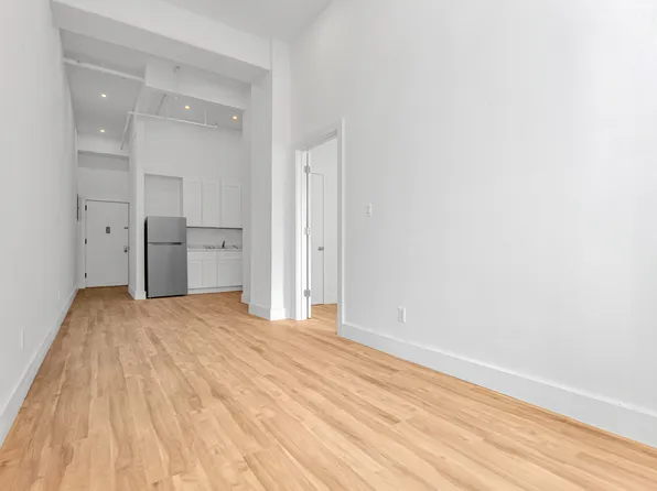 81 Willoughby Street image 2 of 8