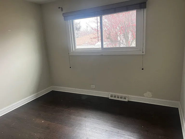5535 Oakton St — Photo 12