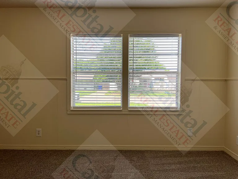 806 Bell Dr — Photo 6