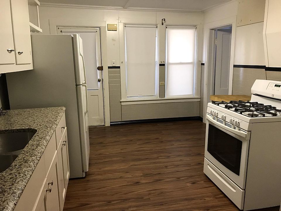 2nd image of 138 Washington St