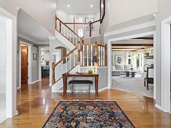 5th image of 5118 Huntington Dr
