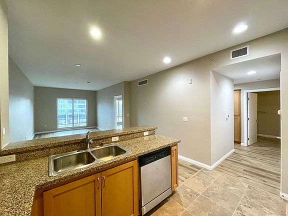 4th image of 450 J St Unit 5211