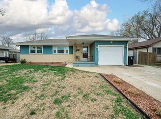 320 E Parkway Ave, Salina, KS 67401