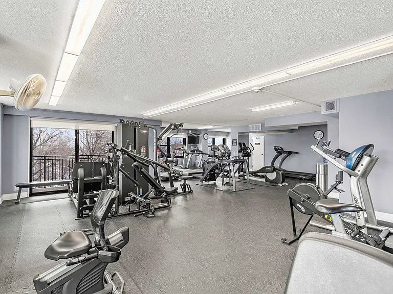 7855 Boulevard E #6L — Photo 14