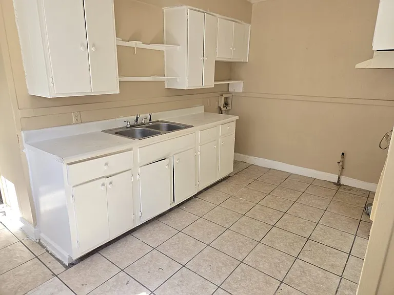 3703 Fairoaks Ave — Photo 4
