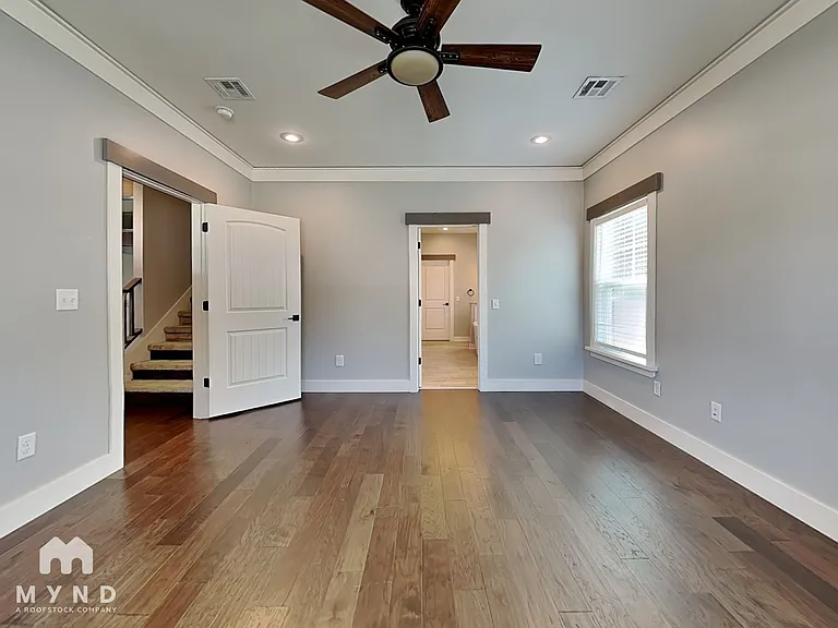 405 S Carl St — Photo 5