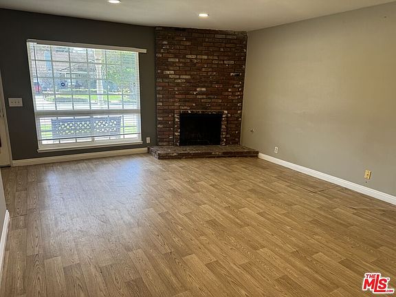 3rd image of 631 Pepper Tree Dr