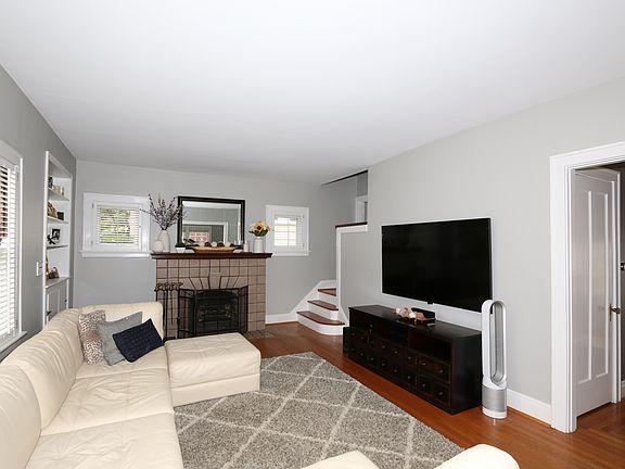 2nd image of 1316 Paxton Ave