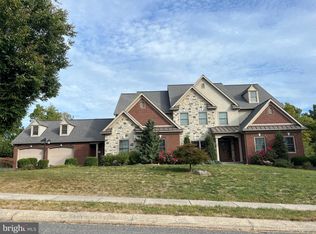 35 Cobble Ln, Elizabethtown, PA 17022