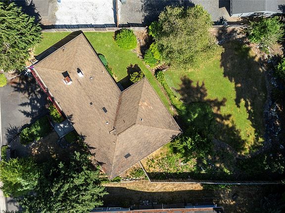 2nd image of 15109 SE Newport Way