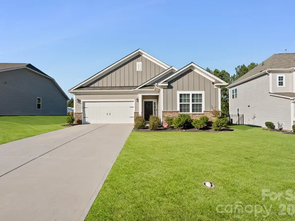 2102 Sabra St, Gastonia, NC 28054