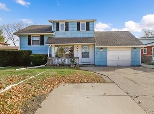 773 N Willow Rd, Elmhurst, IL 60126