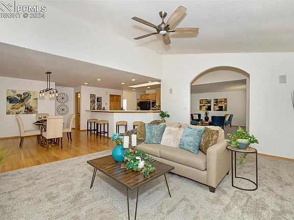 5th image of 1390 Windflower Ln