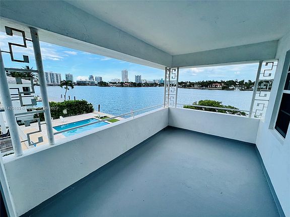 2nd image of 960 Bay Dr APT 907