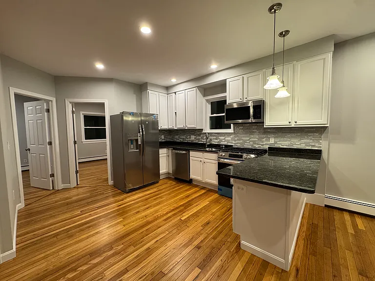 7 Pinckney Pl #2 — Photo 2