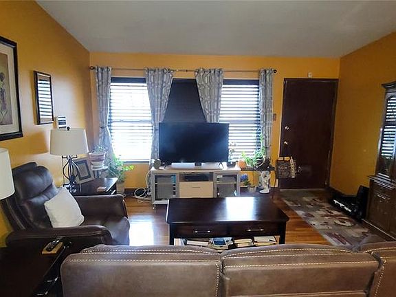 5th image of 9926 Cambria Dr