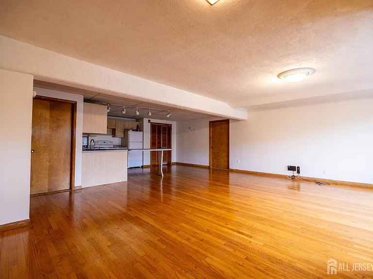 353 Springfield Ave — Photo 4