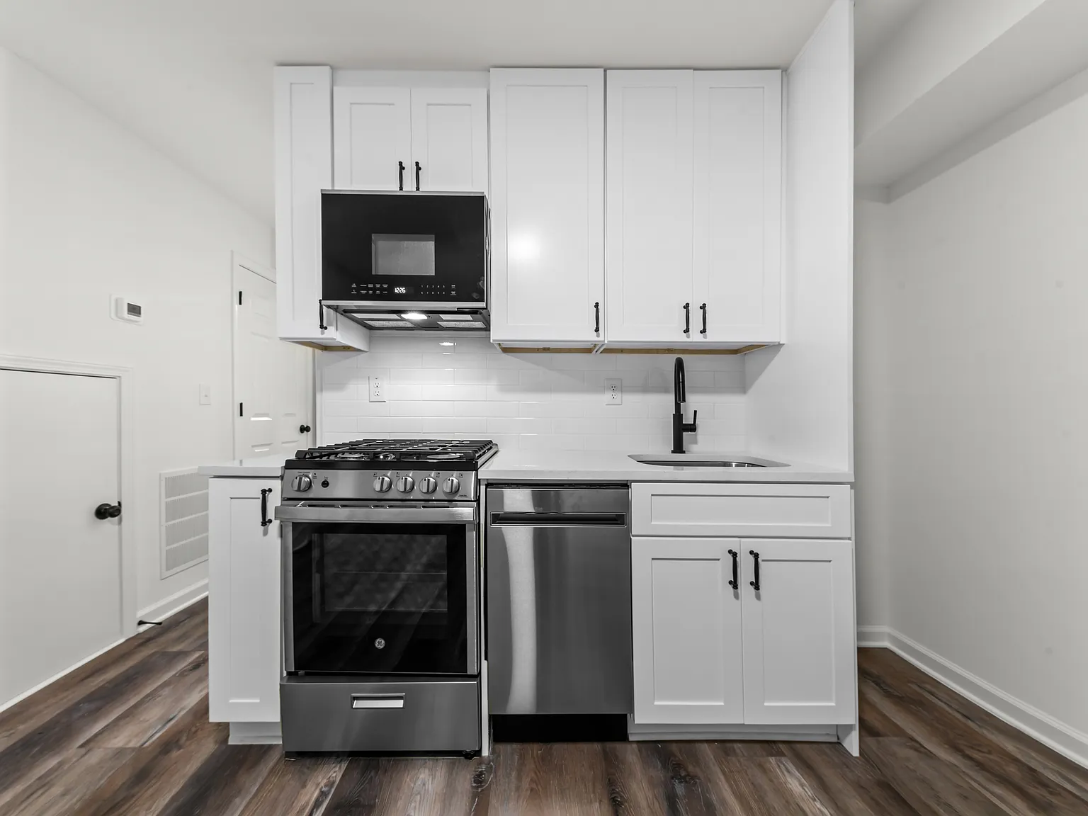 1 bed, 435 sqft, $1,200 — Photo 4