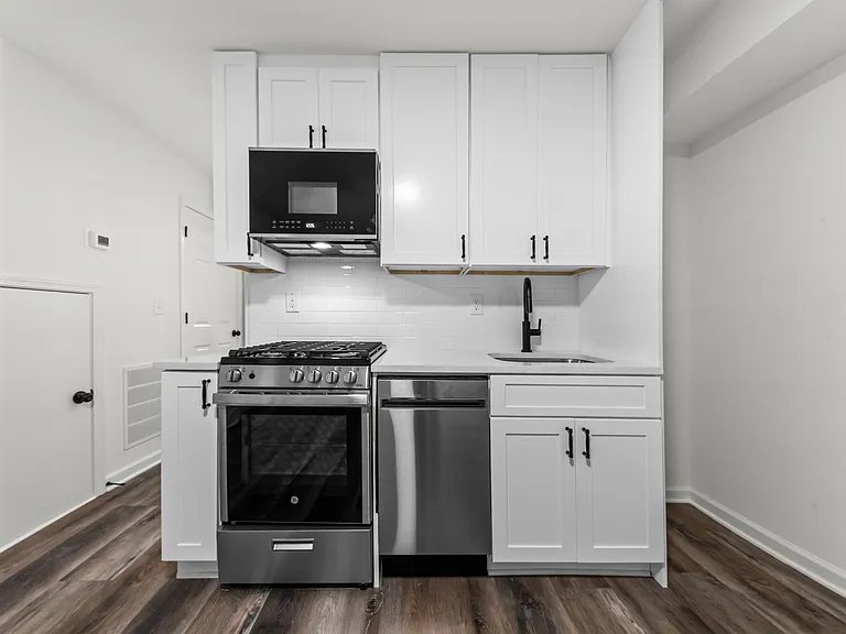 425 S Church St #2 — Photo 4