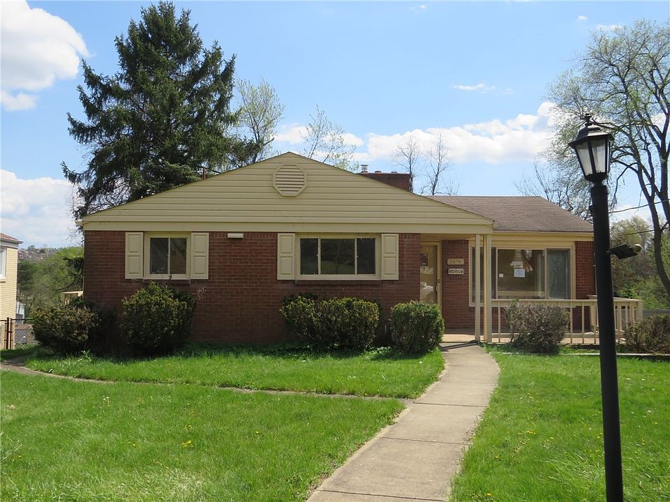 1st image of 2439 Red Oak Dr