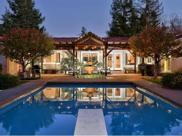 1541 Chablis Road, Healdsburg, CA 95448