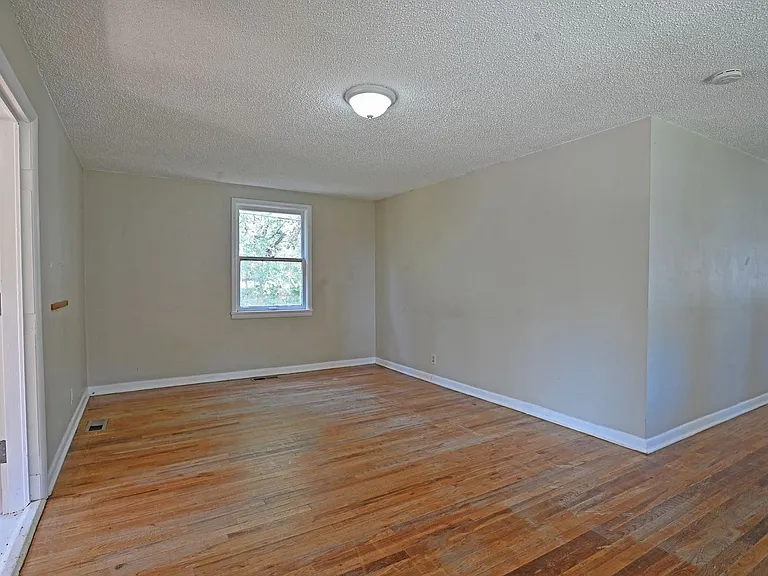 555 Wyoming Ave — Photo 10