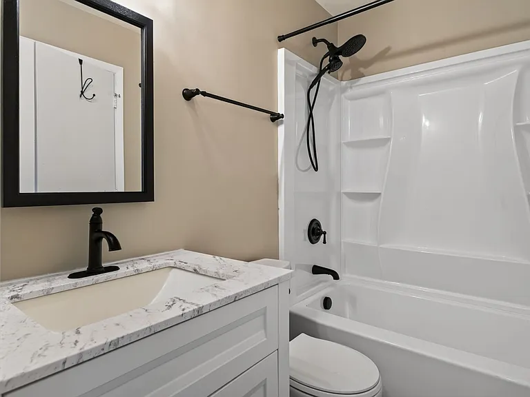 5025 Halwell Dr — Photo 17
