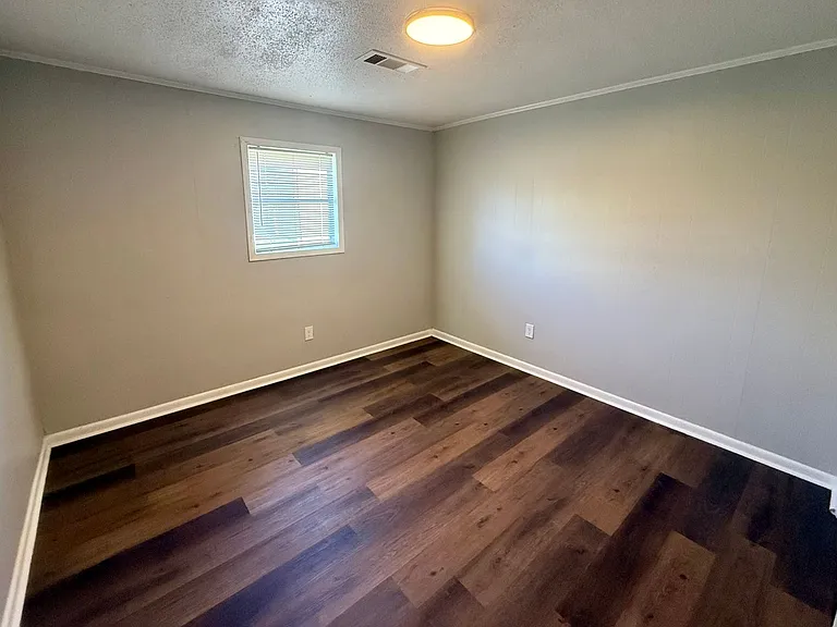 203 N Rogers St — Photo 5