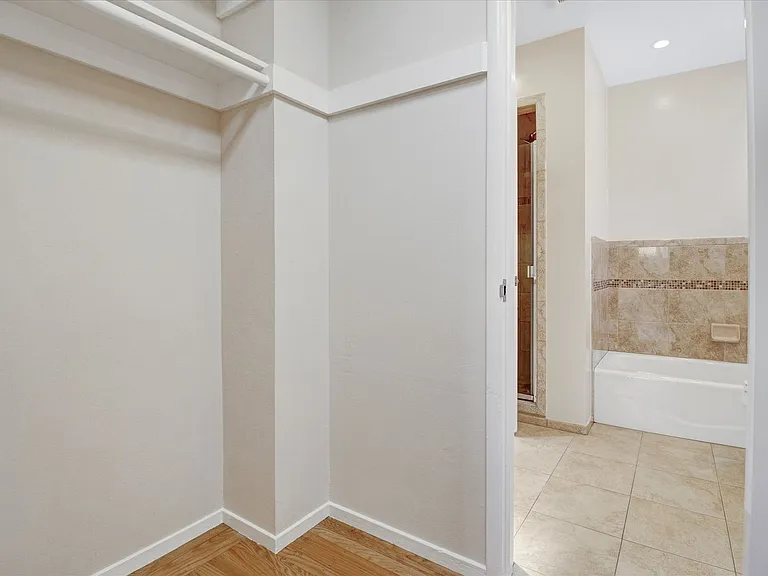14 Castlemont Ave — Photo 18