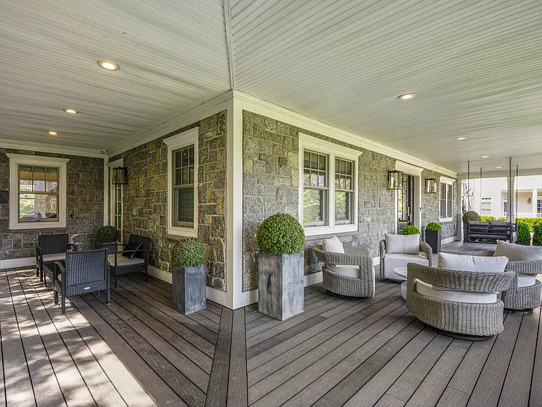 16 Hilltop Dr — Photo 5